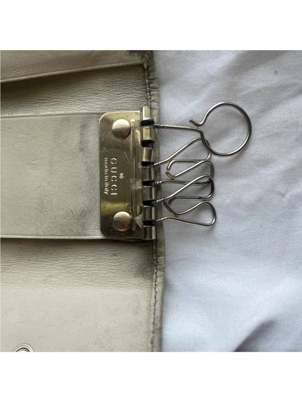 GUCCI Ssima Leather 6 Rings Key Case White